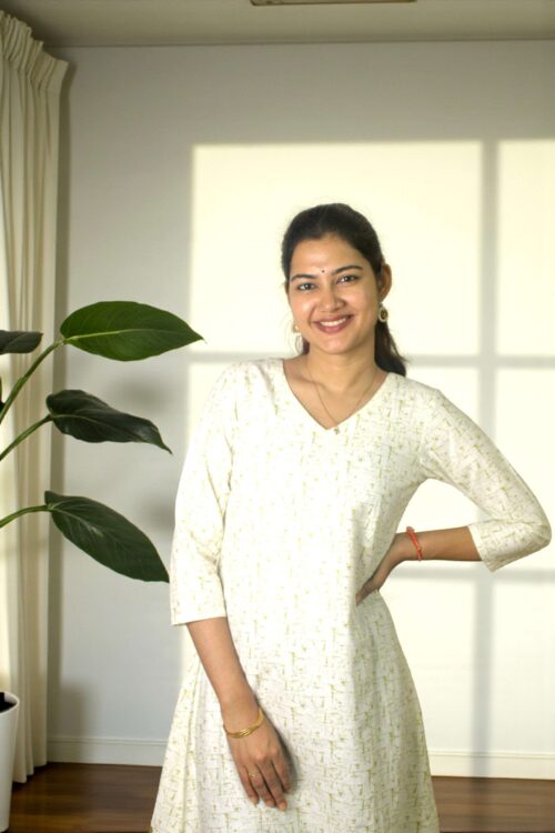 Ivryna – White Peacock Border Long Kurta