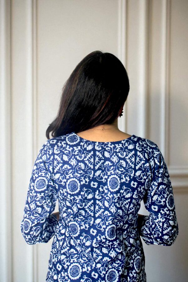 Indirae Navy Ethnic Motif Kurta Top - Image 4