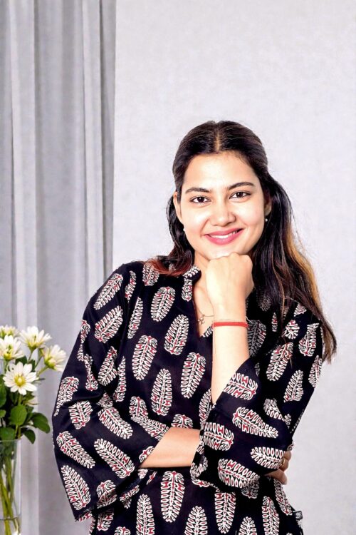 Nyra – Black Leaf Motif Cotton Top