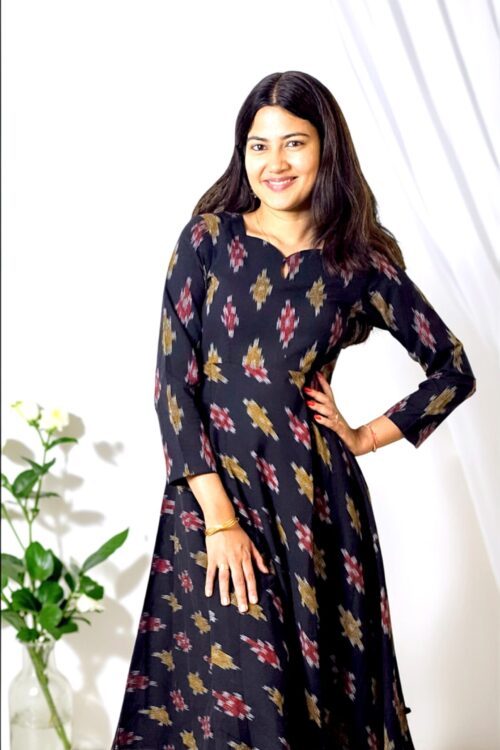 Kiyara – Black Khadi Ikkat Heritage Kurta