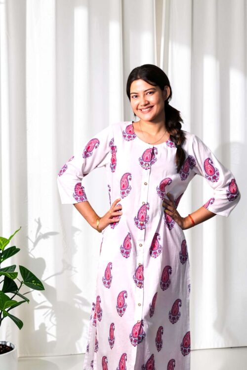 Aarya – White Paisley Cotton Kurta